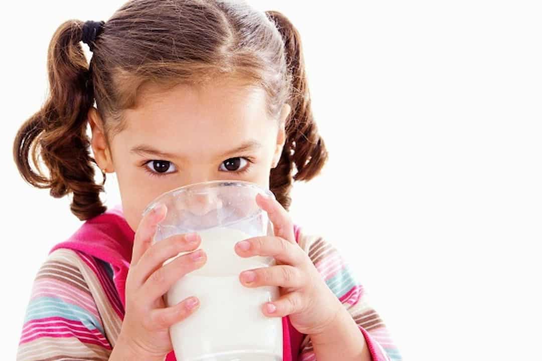 Những lưu ý khi bổ sung sữa cho trẻ mẹ cần nắm