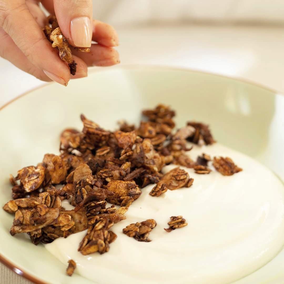 Sữa Chua Hy Lạp ăn cùng Granola