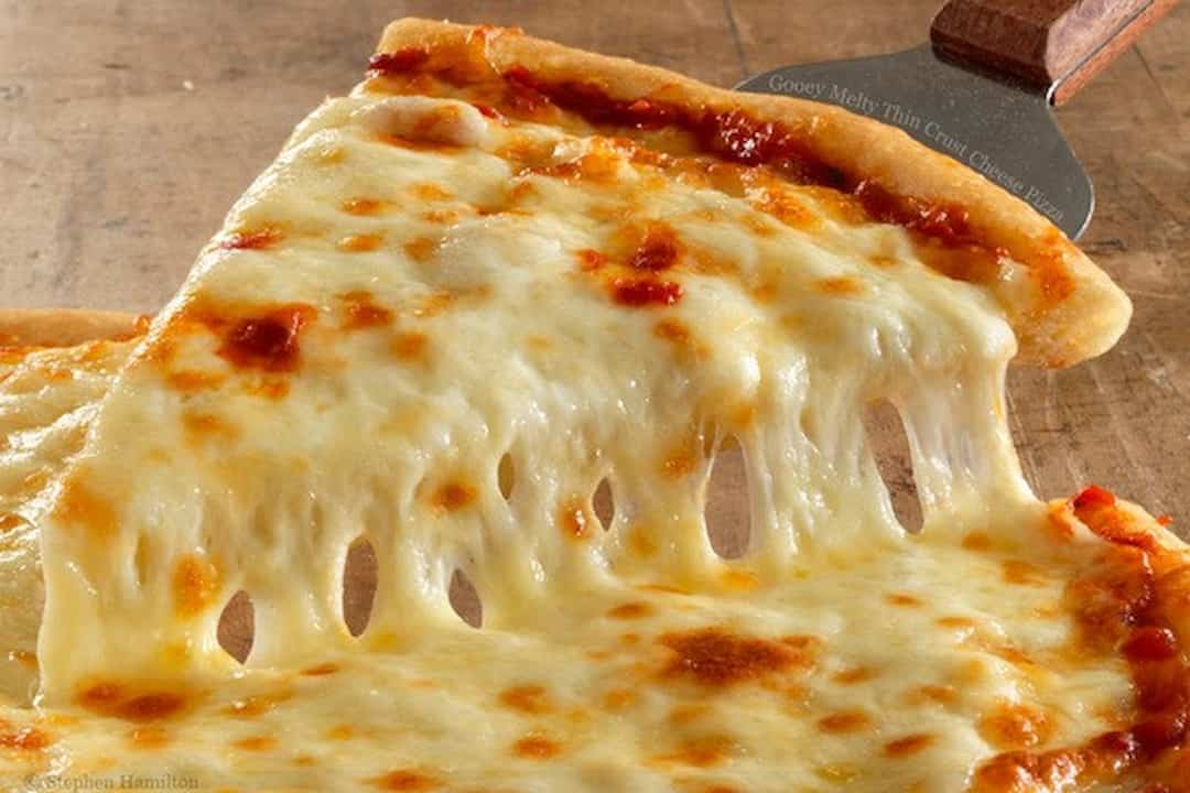 Cách làm Pizza phô mai sợi