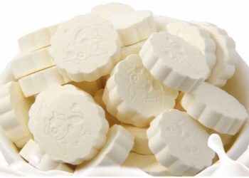 Kẹo làm sữa thường có hình dạng đặc trưng là hình chữ nhật