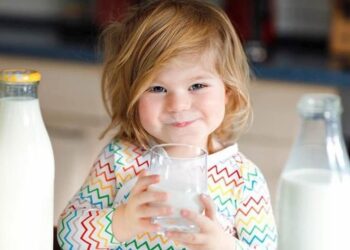 Có nên cho bé uống sữa tăng chiều cao không? Uống khi nào tốt nhất