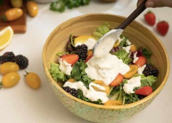 Sữa chua Hy Lạp ăn với gì? 5 món ăn kèm ngon nhất