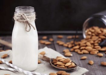 Cách làm sữa hạnh nhân giảm cân thơm ngon bổ dưỡng tại nhà