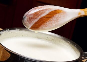 Hướng dẫn cách làm váng sữa cho bé