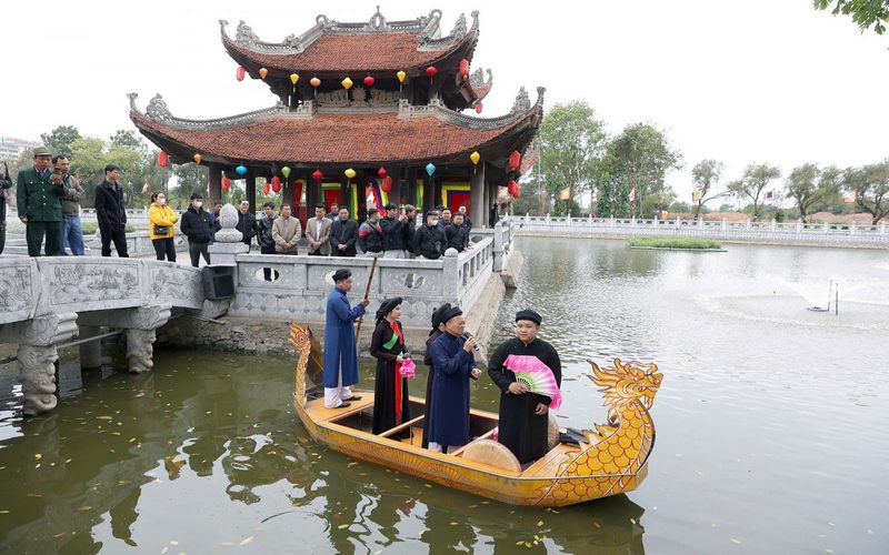 Trình diễn dân ca quan họ Bắc Ninh