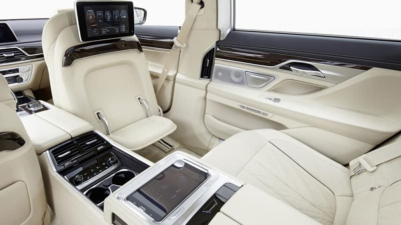 Nội thất 7 Series BMW thể hiện đỉnh cao của sự sang trọng, công nghệ